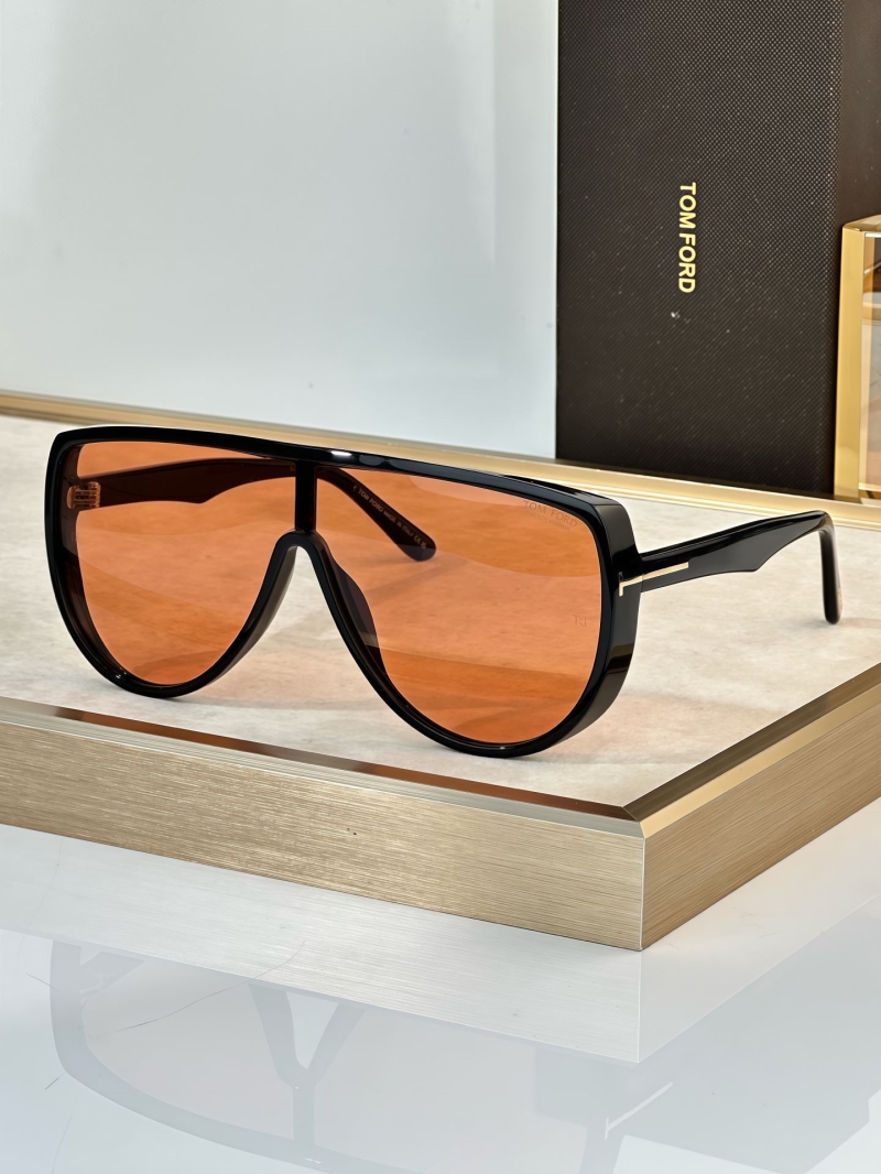 TOM FORD